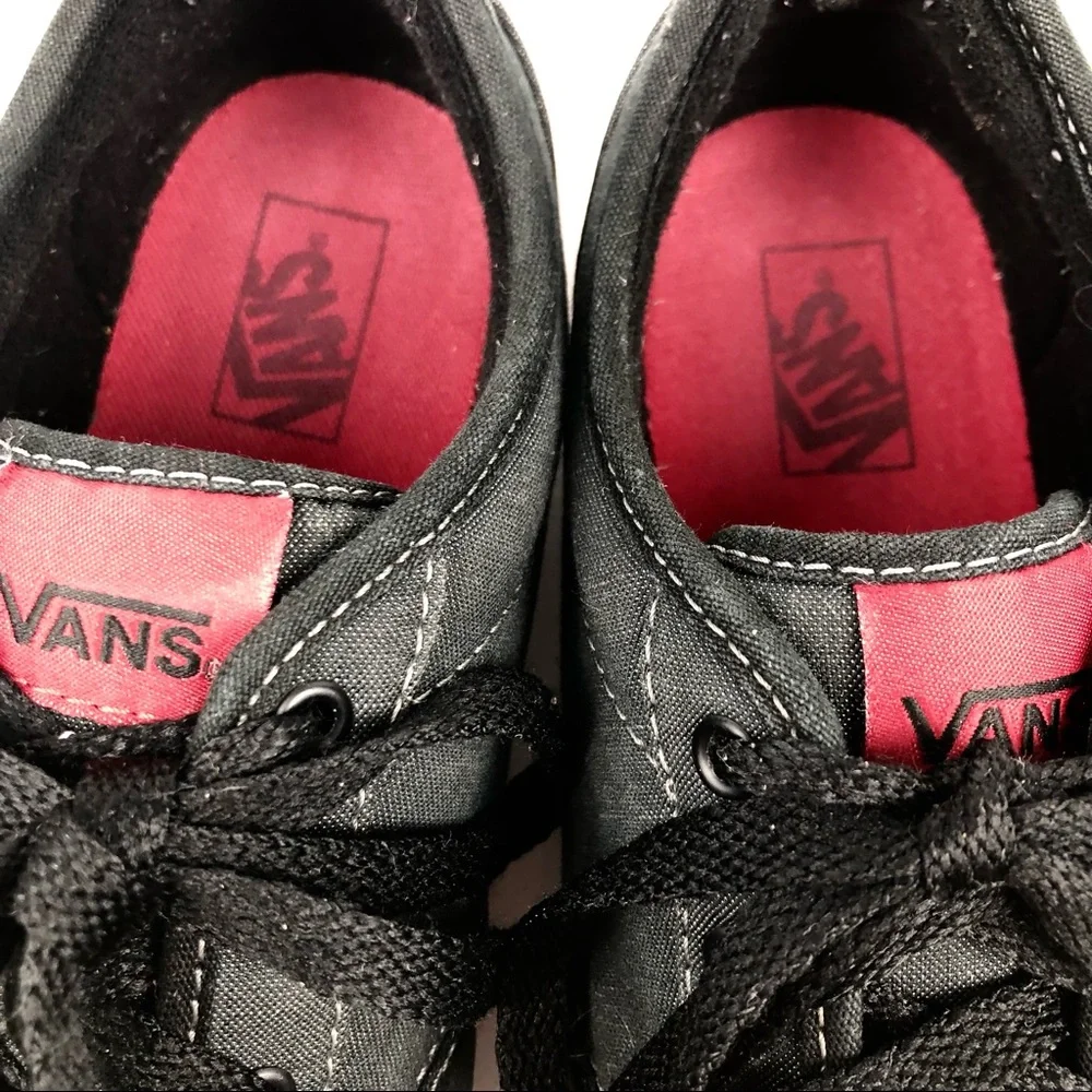 Vans Youth Gray/Red Trim Canvas Low Top Sneakers Size 6